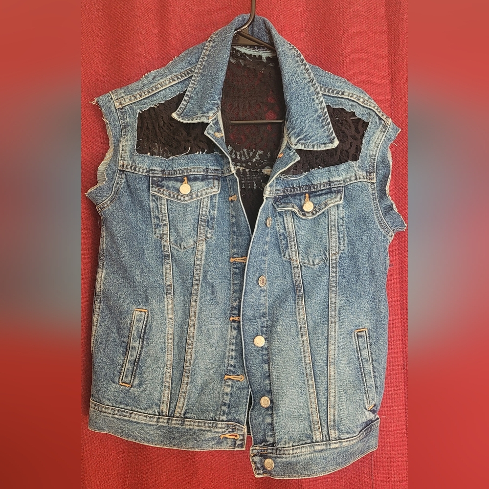 Stylish Blue Denim Vest with Lace Detail